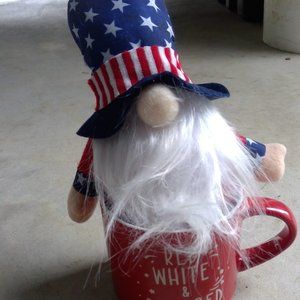 Gnome and Oversize Mug Gift Set - NEW
